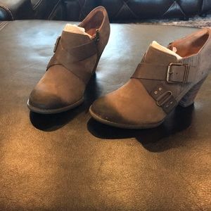 Clark’s heeled shootie